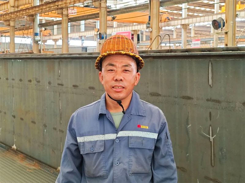 Welding sparks burn the hands, craftsmanship burns with passion | Zhang Shengjie, a new crane welder