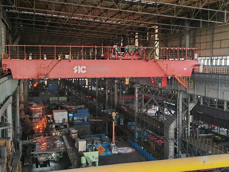 Metallurgical crane