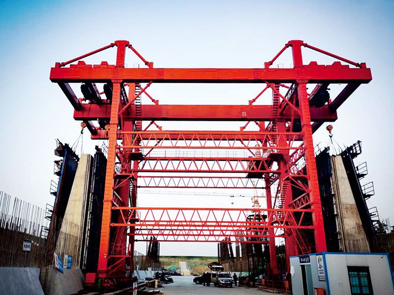 Hydraulic specialized ship lock mobile model machine