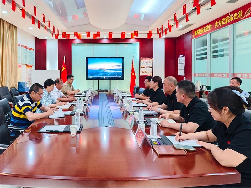 Leaders of the Xinxiang Municipal Political Consultative Conference visited Sinoko Crane for research