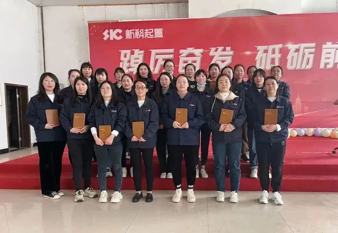 The most beautiful March day, with women blooming in full bloom!